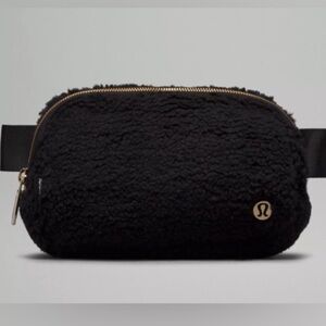 Everywhere Belt Bag 1L *Fleece